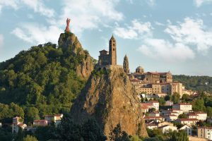 rocher et chapelle saint michel d'aiguilhe puy en velay